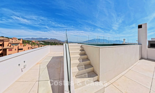 Appartements neufs contemporains avec vue panoramique sur la mer à vendre prés d'Elviria, Marbella Est 802037 