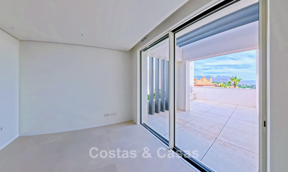 Appartements neufs contemporains avec vue panoramique sur la mer à vendre prés d'Elviria, Marbella Est 802047