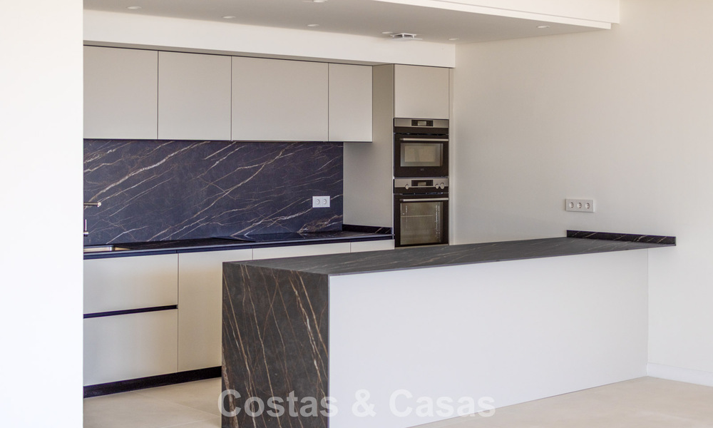 Appartements neufs contemporains avec vue panoramique sur la mer à vendre prés d'Elviria, Marbella Est 802053
