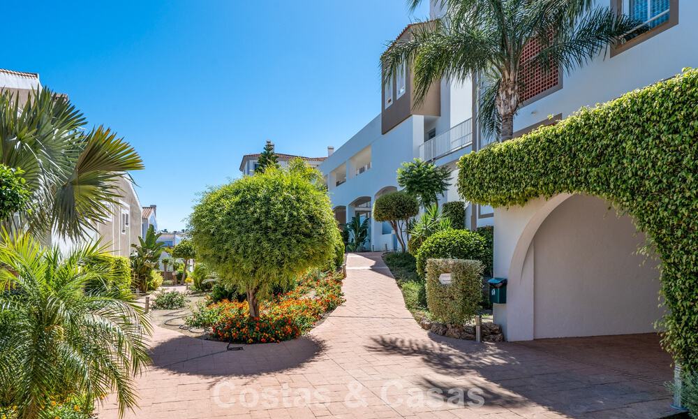 Appartement au dernier étage à vendre sur la New Golden Mile entre Marbella et le centre d'Estepona 802059