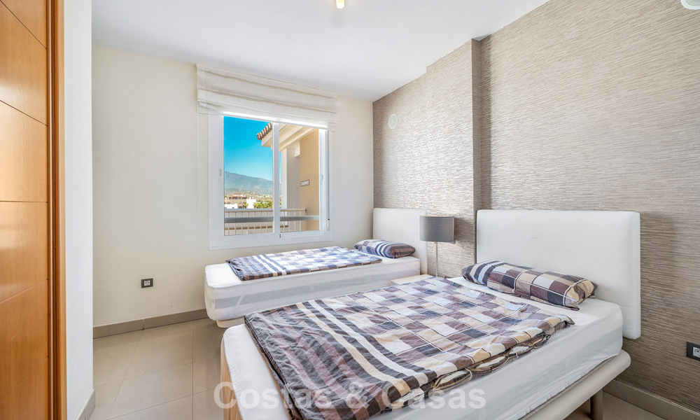 Appartement au dernier étage à vendre sur la New Golden Mile entre Marbella et le centre d'Estepona 802063