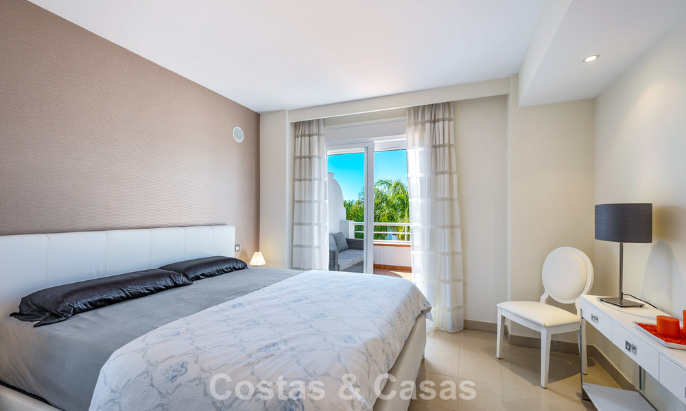 Appartement au dernier étage à vendre sur la New Golden Mile entre Marbella et le centre d'Estepona 802066