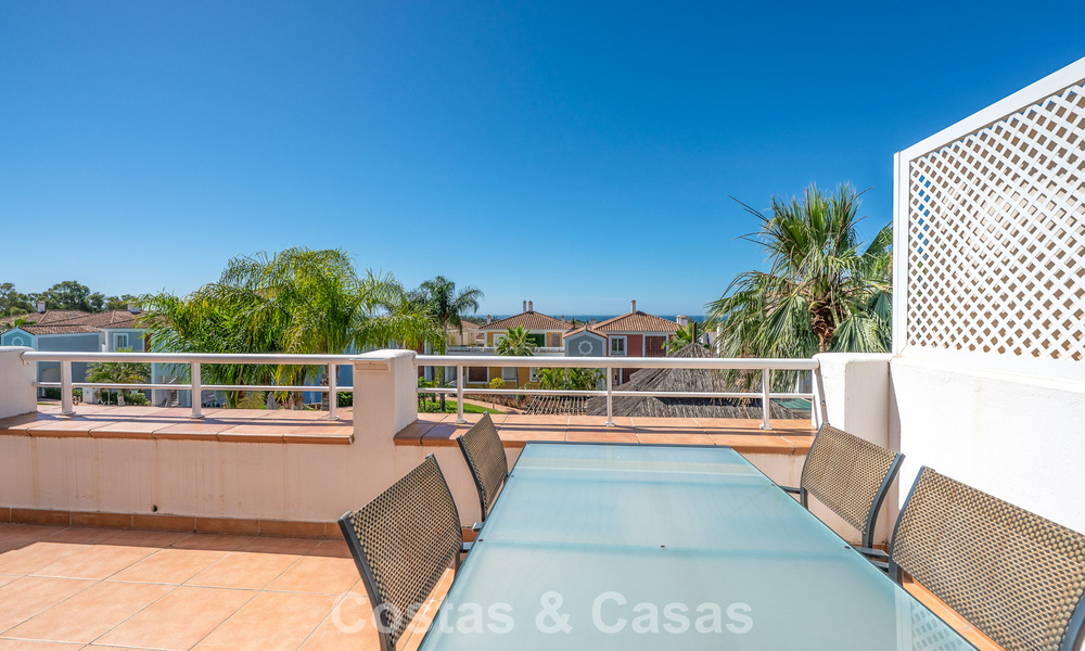 Appartement au dernier étage à vendre sur la New Golden Mile entre Marbella et le centre d'Estepona 802083