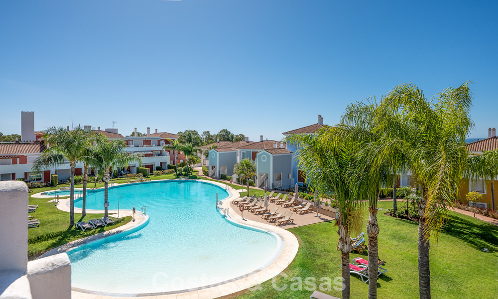 Appartement au dernier étage à vendre sur la New Golden Mile entre Marbella et le centre d'Estepona 802085