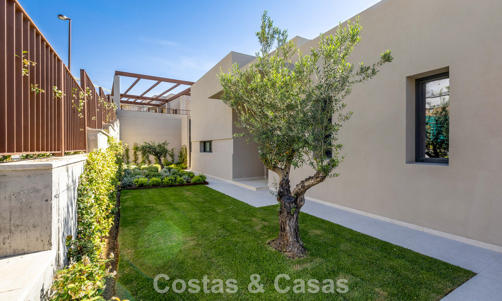 Nouvelle villa de luxe moderne avec vues panoramiques sur la mer à vendre dans les collines de Marbella - Benahavís 802100