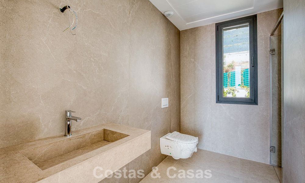 Nouvelle villa de luxe moderne avec vues panoramiques sur la mer à vendre dans les collines de Marbella - Benahavís 802106