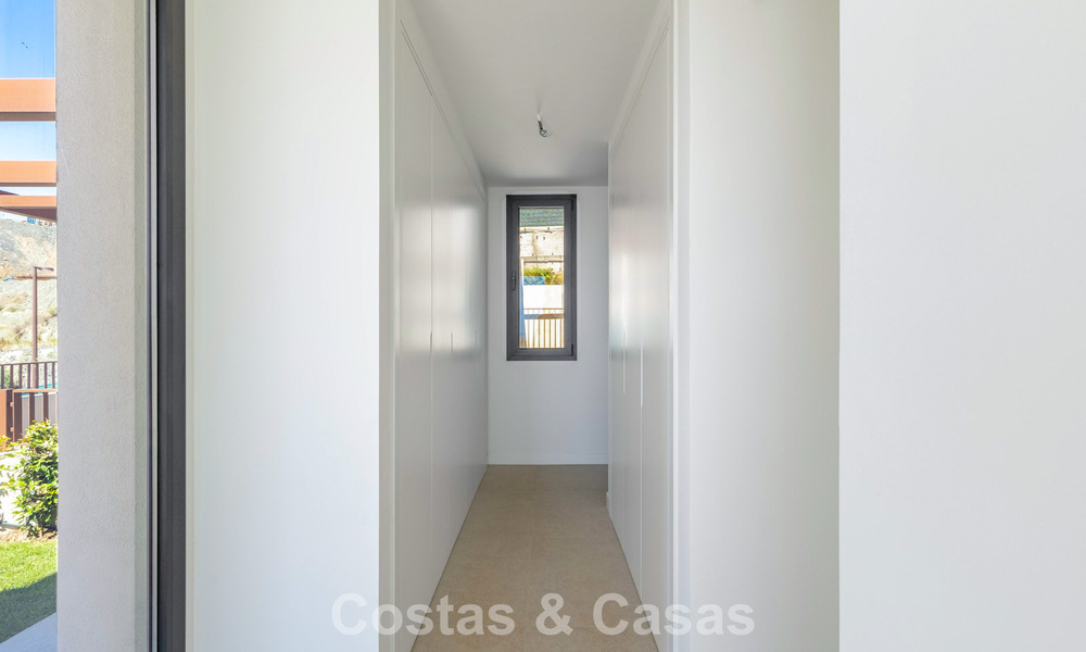 Nouvelle villa de luxe moderne avec vues panoramiques sur la mer à vendre dans les collines de Marbella - Benahavís 802109