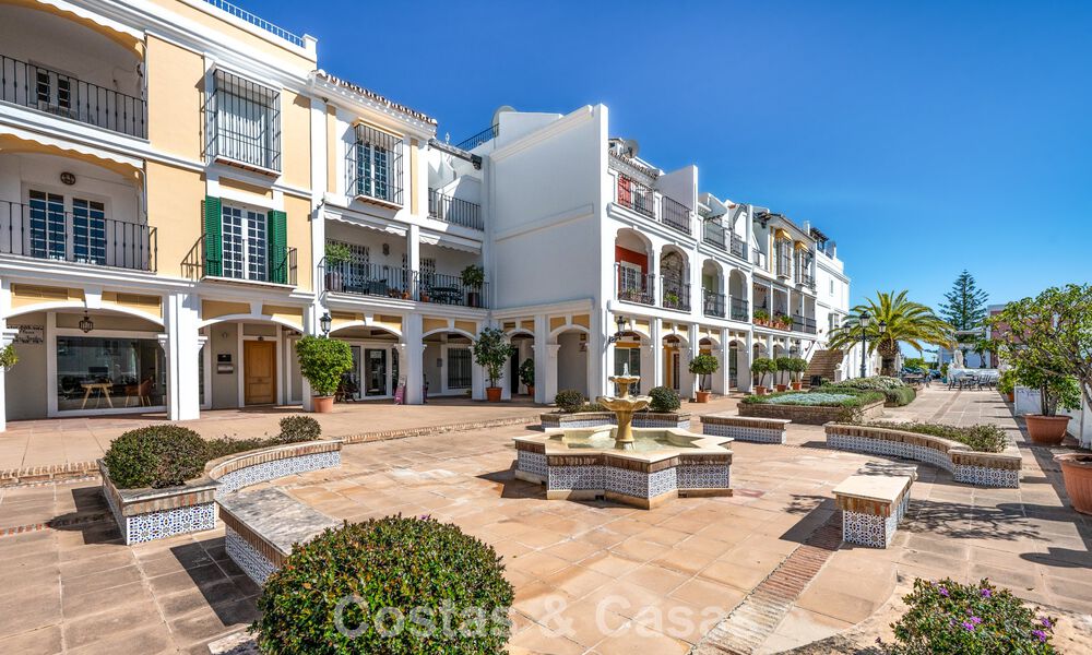 Charmante maison de ville à vendre dans un complexe de style andalou, proche des commodités à Nueva Andalucía, Marbella 802347