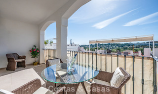 Charmante maison de ville à vendre dans un complexe de style andalou, proche des commodités à Nueva Andalucía, Marbella 802356 