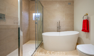 Charmante maison de ville à vendre dans un complexe de style andalou, proche des commodités à Nueva Andalucía, Marbella 802367 
