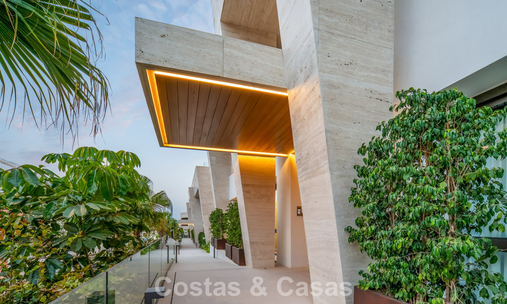 Appartement duplex exclusif avec intérieur Fendi à vendre sur la Milla de Oro de Marbella 802292