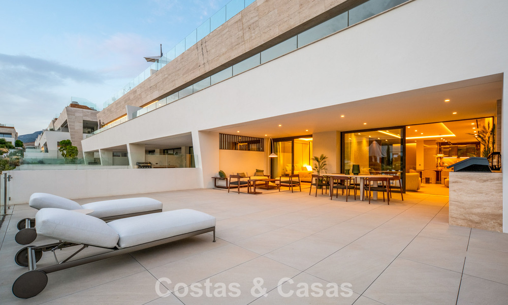 Appartement duplex exclusif avec intérieur Fendi à vendre sur la Milla de Oro de Marbella 802295