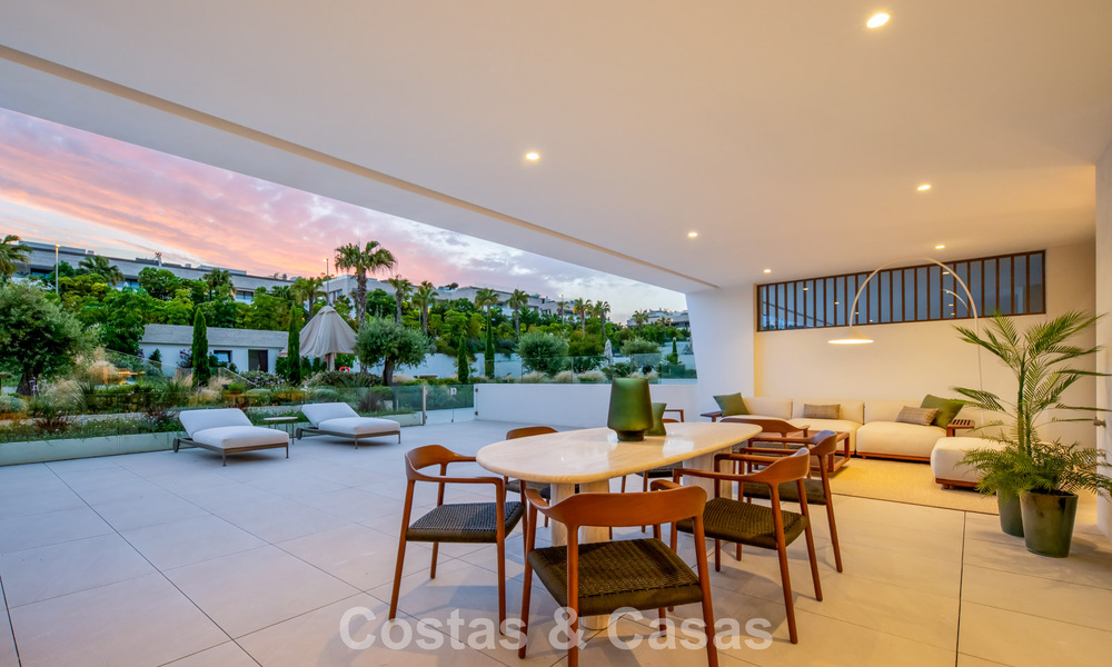 Appartement duplex exclusif avec intérieur Fendi à vendre sur la Milla de Oro de Marbella 802296