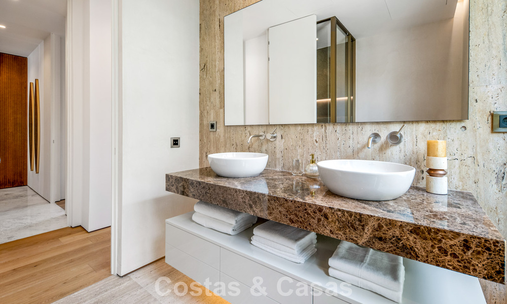 Appartement duplex exclusif avec intérieur Fendi à vendre sur la Milla de Oro de Marbella 802309