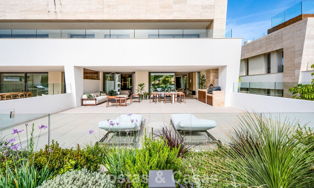 Appartement duplex exclusif avec intérieur Fendi à vendre sur la Milla de Oro de Marbella 802320