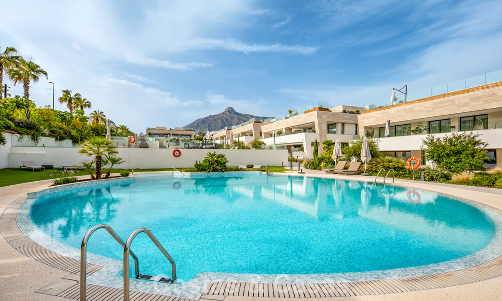 Appartement duplex exclusif avec intérieur Fendi à vendre sur la Milla de Oro de Marbella 802322