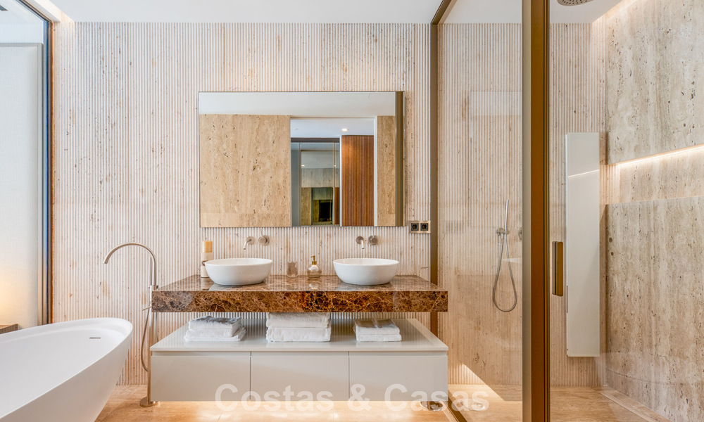 Appartement duplex exclusif avec intérieur Fendi à vendre sur la Milla de Oro de Marbella 802330