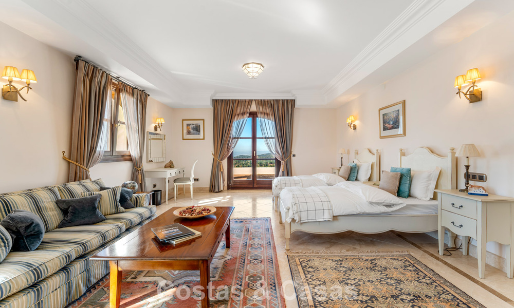 Majestueux domaine espagnol (Finca) à vendre dans un cadre verdoyant sur la New Golden Mile entre Marbella et Estepona 802220