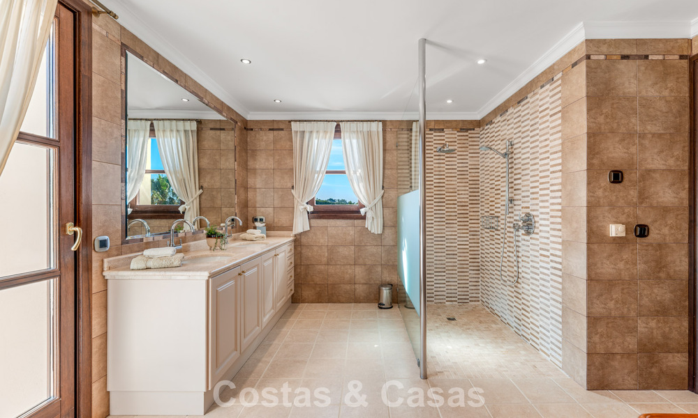 Majestueux domaine espagnol (Finca) à vendre dans un cadre verdoyant sur la New Golden Mile entre Marbella et Estepona 802222