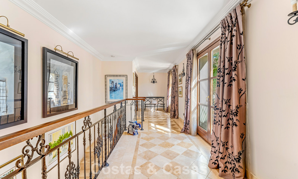 Majestueux domaine espagnol (Finca) à vendre dans un cadre verdoyant sur la New Golden Mile entre Marbella et Estepona 802235