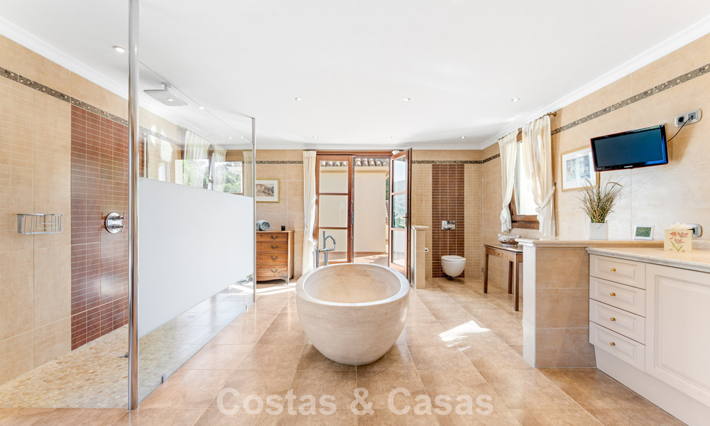Majestueux domaine espagnol (Finca) à vendre dans un cadre verdoyant sur la New Golden Mile entre Marbella et Estepona 802239
