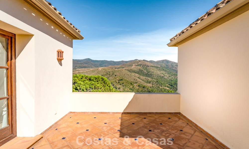 Majestueux domaine espagnol (Finca) à vendre dans un cadre verdoyant sur la New Golden Mile entre Marbella et Estepona 802242