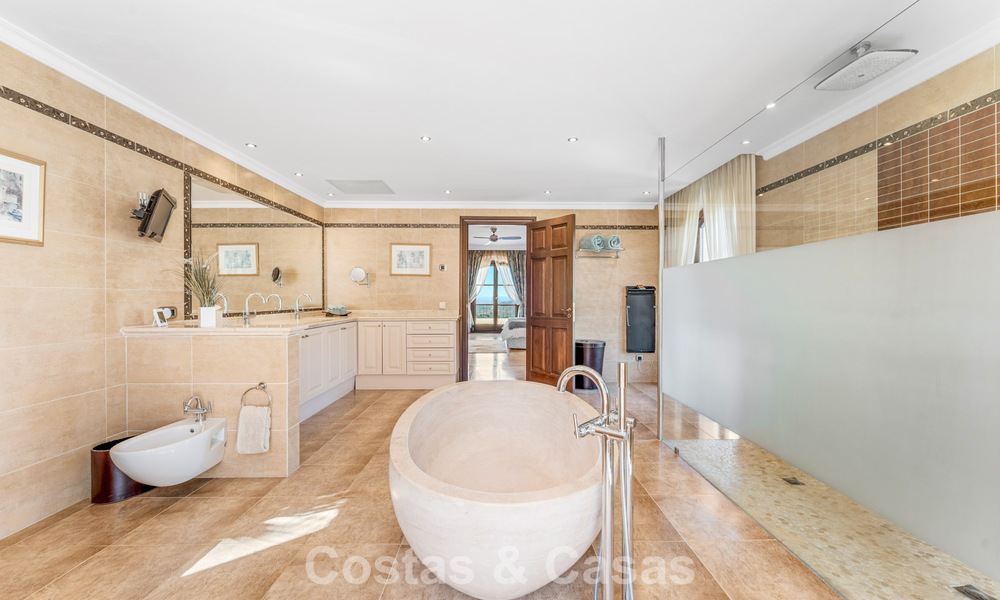 Majestueux domaine espagnol (Finca) à vendre dans un cadre verdoyant sur la New Golden Mile entre Marbella et Estepona 802243