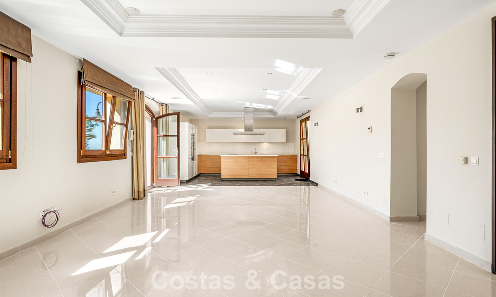 Majestueux domaine espagnol (Finca) à vendre dans un cadre verdoyant sur la New Golden Mile entre Marbella et Estepona 802247
