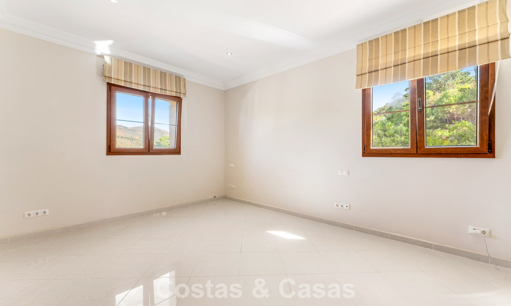 Majestueux domaine espagnol (Finca) à vendre dans un cadre verdoyant sur la New Golden Mile entre Marbella et Estepona 802251