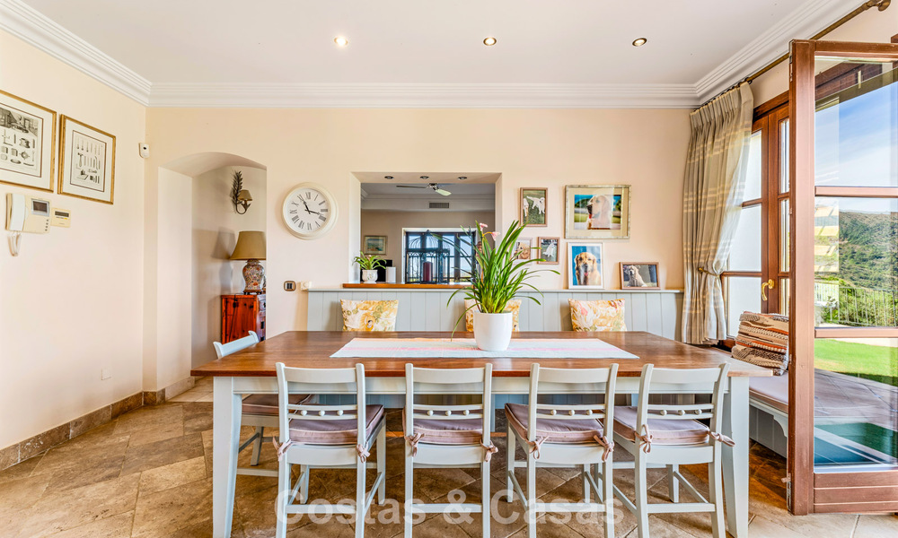 Majestueux domaine espagnol (Finca) à vendre dans un cadre verdoyant sur la New Golden Mile entre Marbella et Estepona 802260