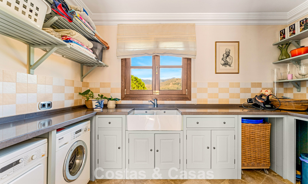 Majestueux domaine espagnol (Finca) à vendre dans un cadre verdoyant sur la New Golden Mile entre Marbella et Estepona 802261