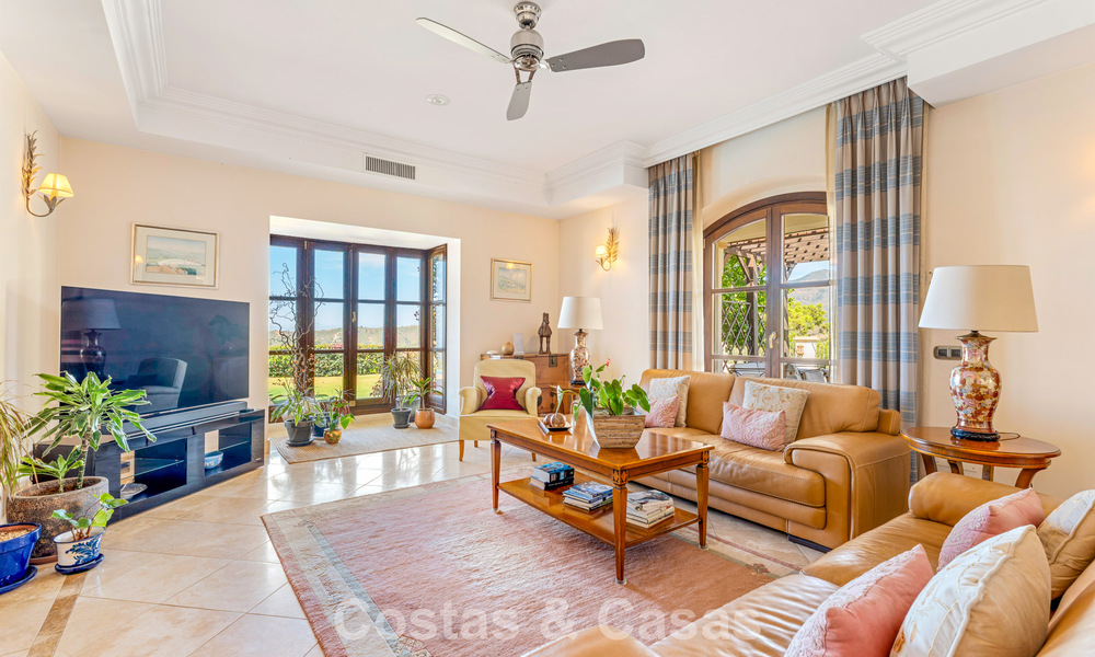 Majestueux domaine espagnol (Finca) à vendre dans un cadre verdoyant sur la New Golden Mile entre Marbella et Estepona 802263