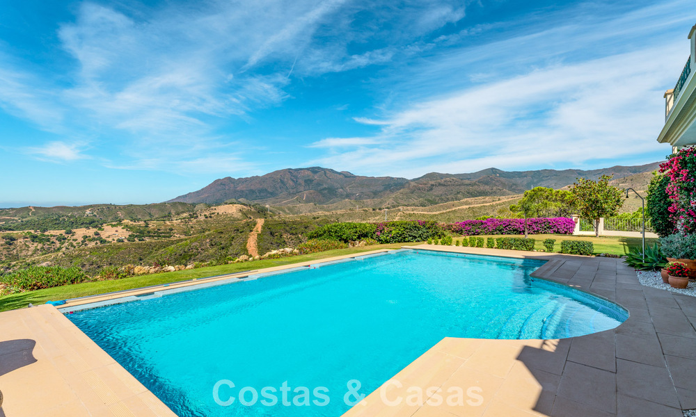 Majestueux domaine espagnol (Finca) à vendre dans un cadre verdoyant sur la New Golden Mile entre Marbella et Estepona 802268