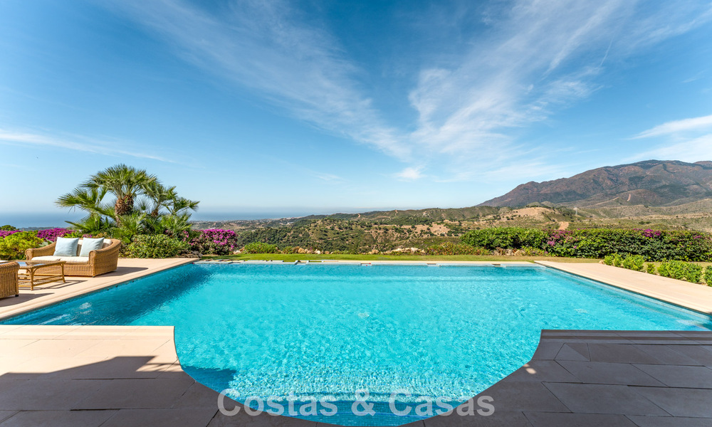 Majestueux domaine espagnol (Finca) à vendre dans un cadre verdoyant sur la New Golden Mile entre Marbella et Estepona 802269