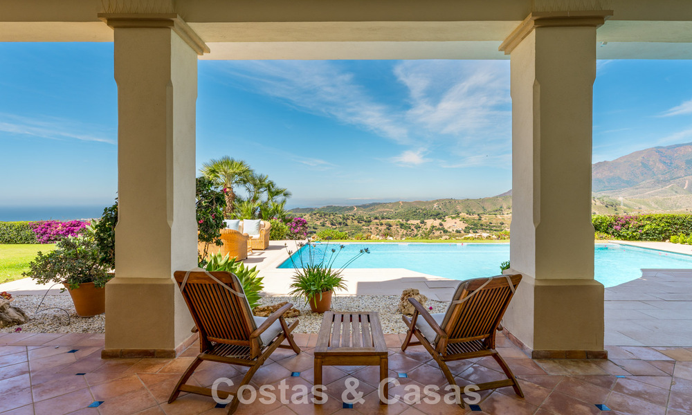 Majestueux domaine espagnol (Finca) à vendre dans un cadre verdoyant sur la New Golden Mile entre Marbella et Estepona 802273