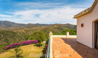 Majestueux domaine espagnol (Finca) à vendre dans un cadre verdoyant sur la New Golden Mile entre Marbella et Estepona 802274 
