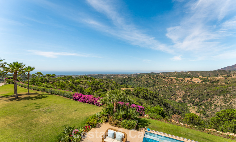 Majestueux domaine espagnol (Finca) à vendre dans un cadre verdoyant sur la New Golden Mile entre Marbella et Estepona 802276