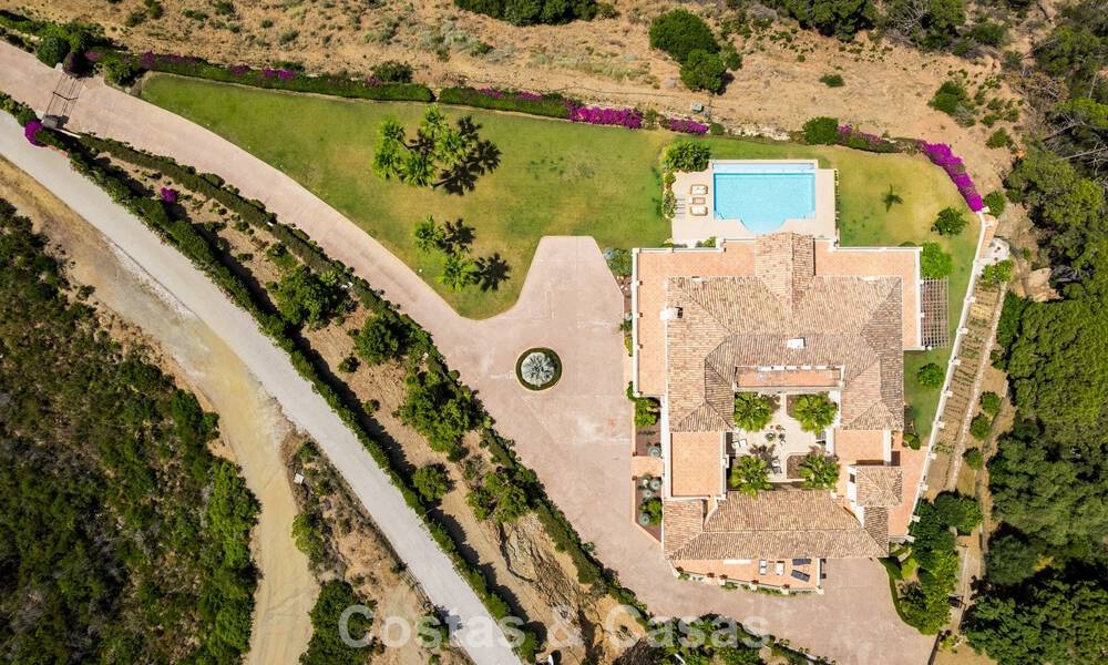 Majestueux domaine espagnol (Finca) à vendre dans un cadre verdoyant sur la New Golden Mile entre Marbella et Estepona 802277
