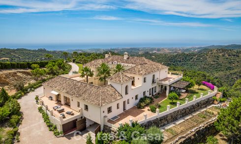 Majestueux domaine espagnol (Finca) à vendre dans un cadre verdoyant sur la New Golden Mile entre Marbella et Estepona 802278