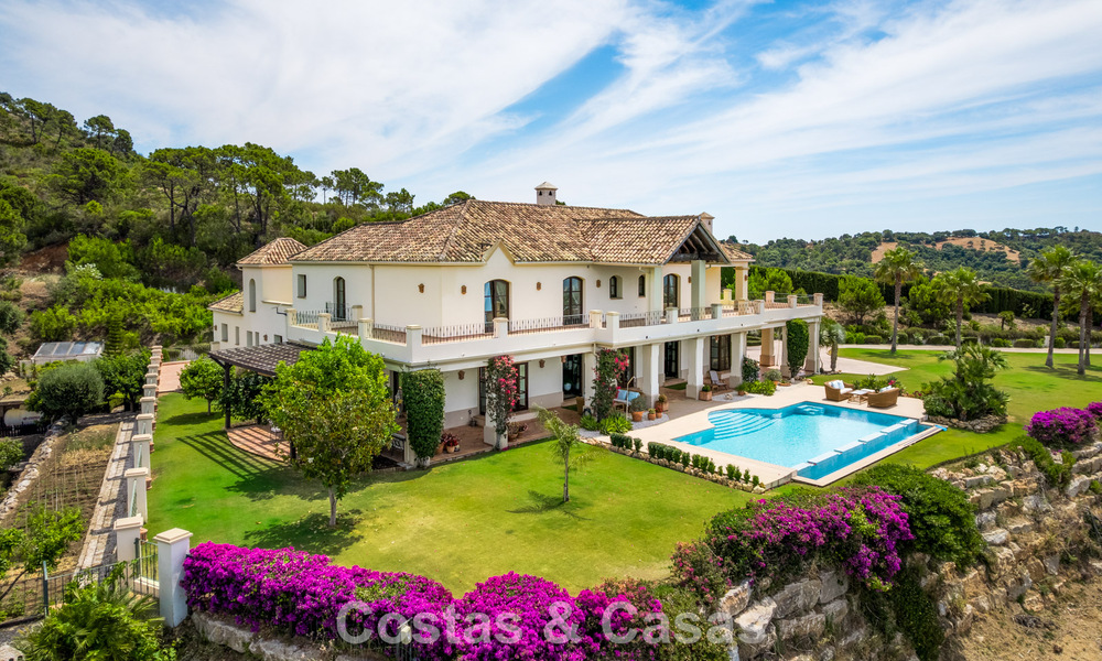 Majestueux domaine espagnol (Finca) à vendre dans un cadre verdoyant sur la New Golden Mile entre Marbella et Estepona 802280