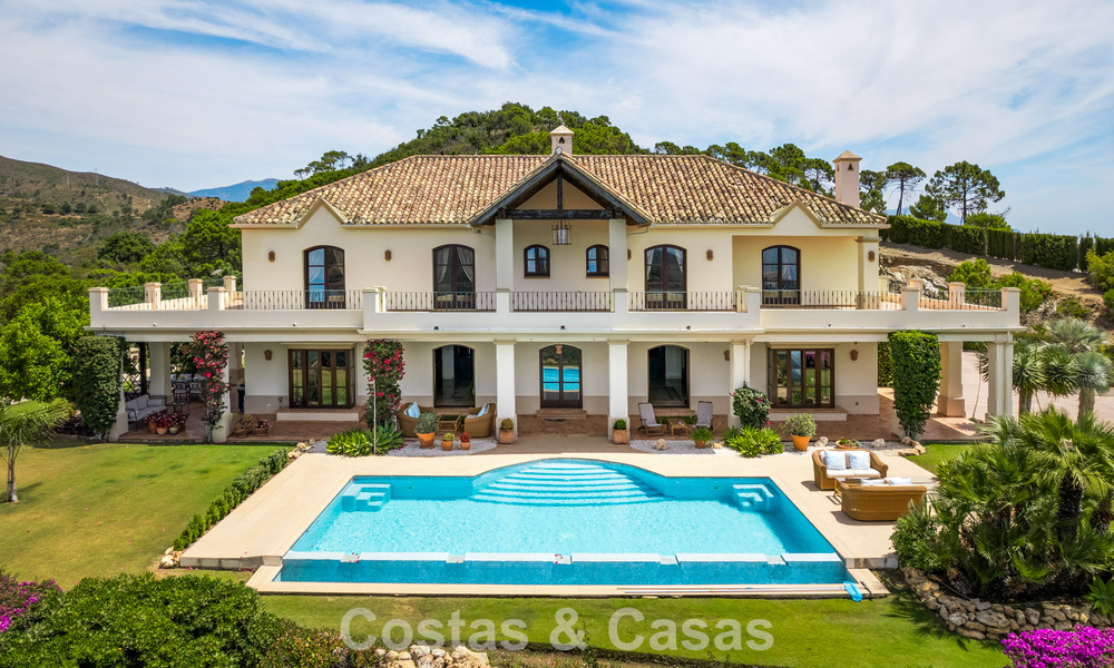 Majestueux domaine espagnol (Finca) à vendre dans un cadre verdoyant sur la New Golden Mile entre Marbella et Estepona 802281