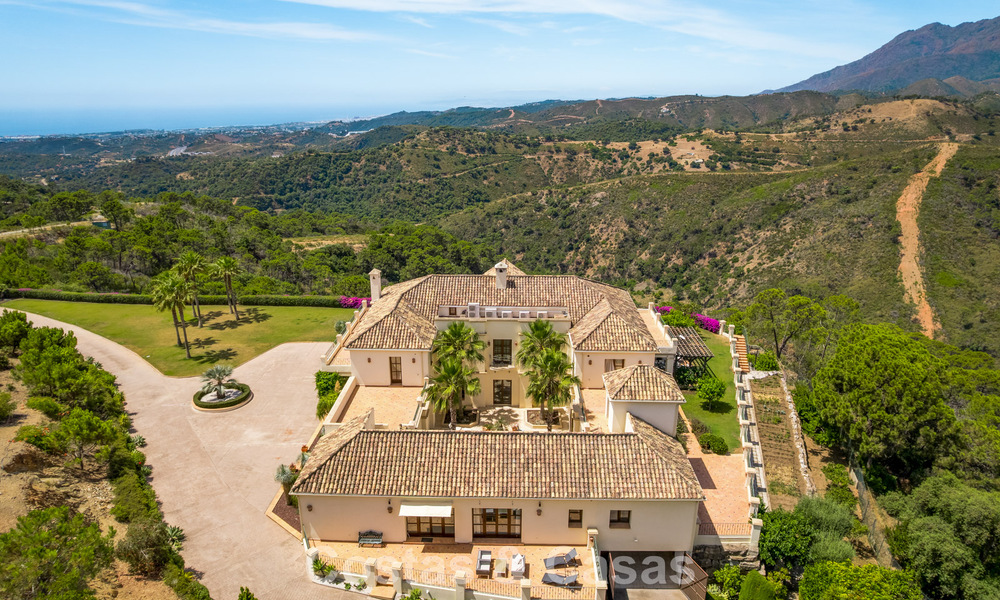 Majestueux domaine espagnol (Finca) à vendre dans un cadre verdoyant sur la New Golden Mile entre Marbella et Estepona 802285