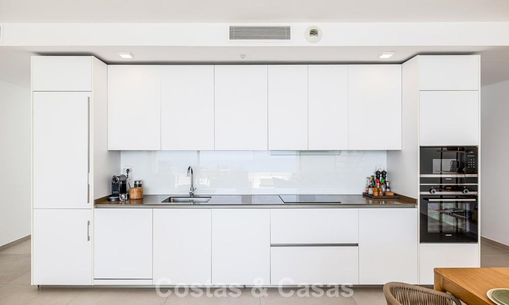 Penthouse duplex moderne et lumineux avec vue frontale sur la mer à vendre à Benalmádena, Costa del Sol 802172