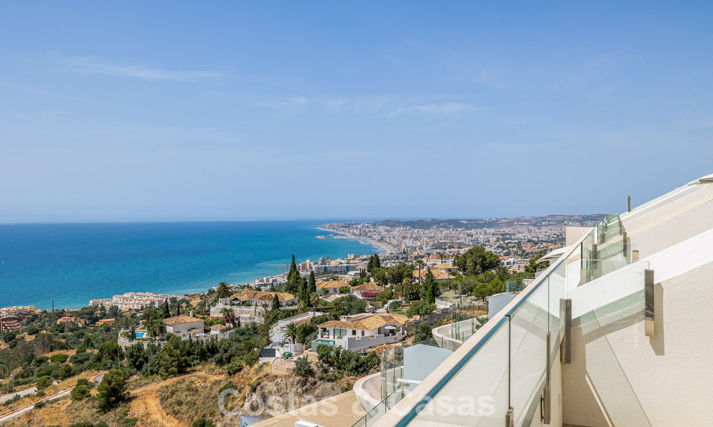 Penthouse duplex moderne et lumineux avec vue frontale sur la mer à vendre à Benalmádena, Costa del Sol 802187