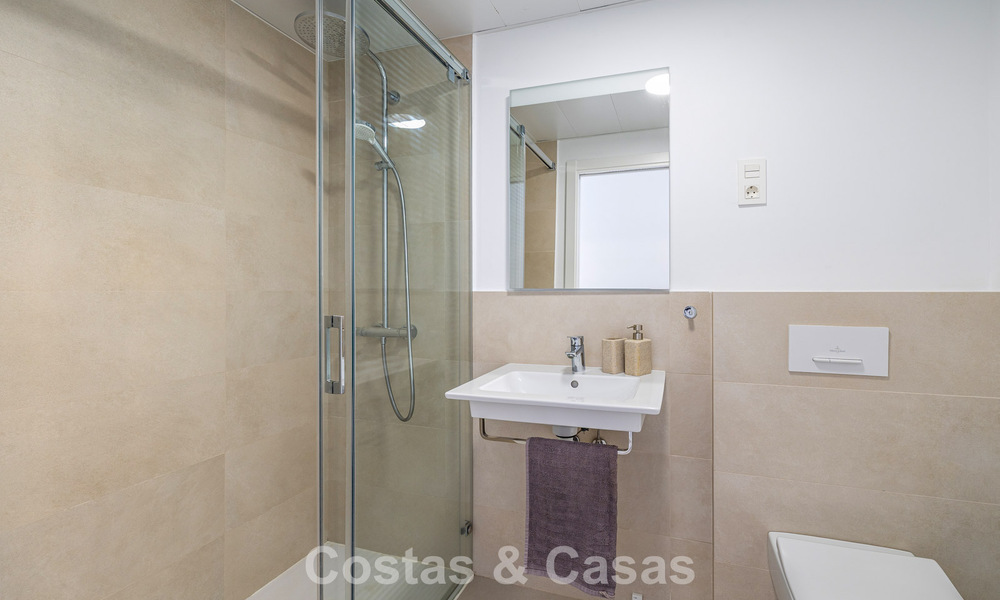 Penthouse duplex moderne et lumineux avec vue frontale sur la mer à vendre à Benalmádena, Costa del Sol 802192