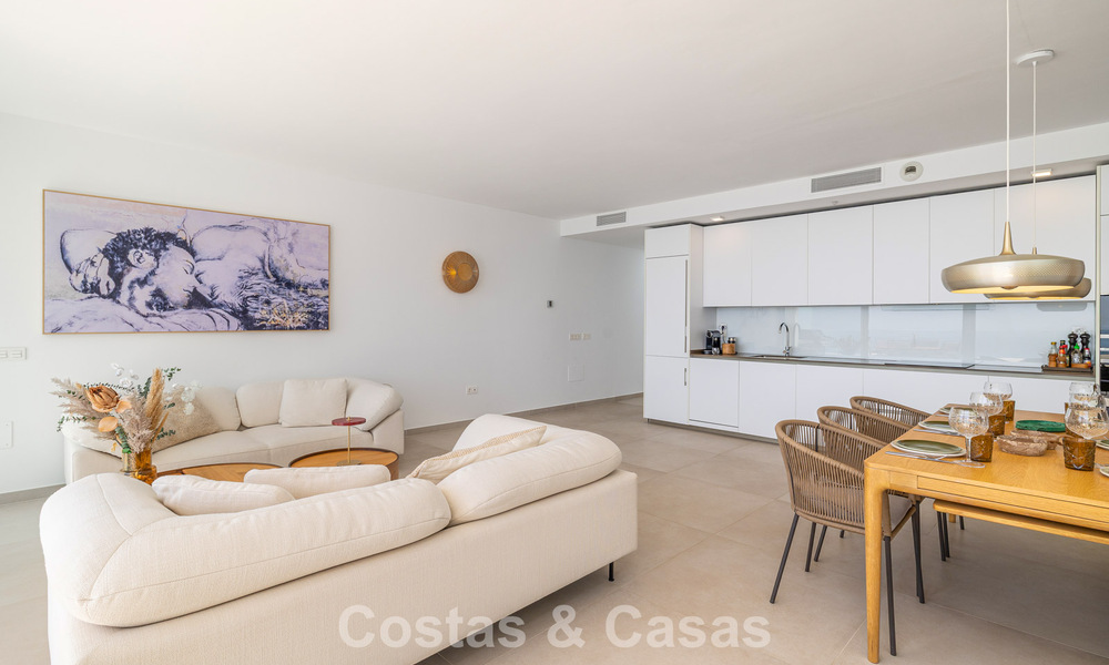 Penthouse duplex moderne et lumineux avec vue frontale sur la mer à vendre à Benalmádena, Costa del Sol 802202