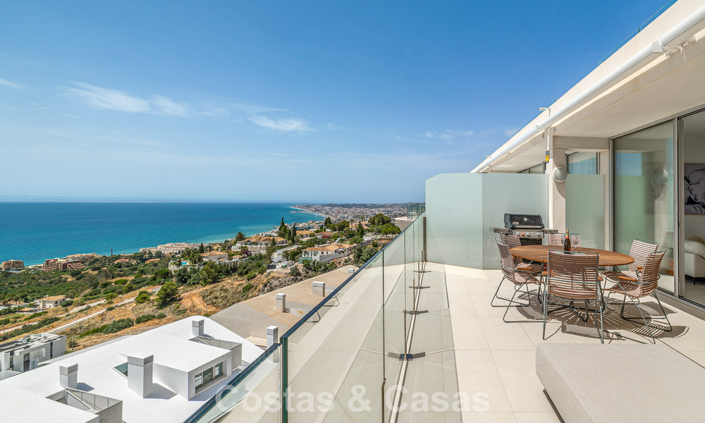 Penthouse duplex moderne et lumineux avec vue frontale sur la mer à vendre à Benalmádena, Costa del Sol 802205