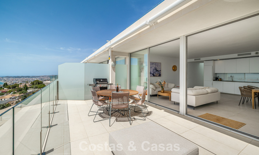Penthouse duplex moderne et lumineux avec vue frontale sur la mer à vendre à Benalmádena, Costa del Sol 802206