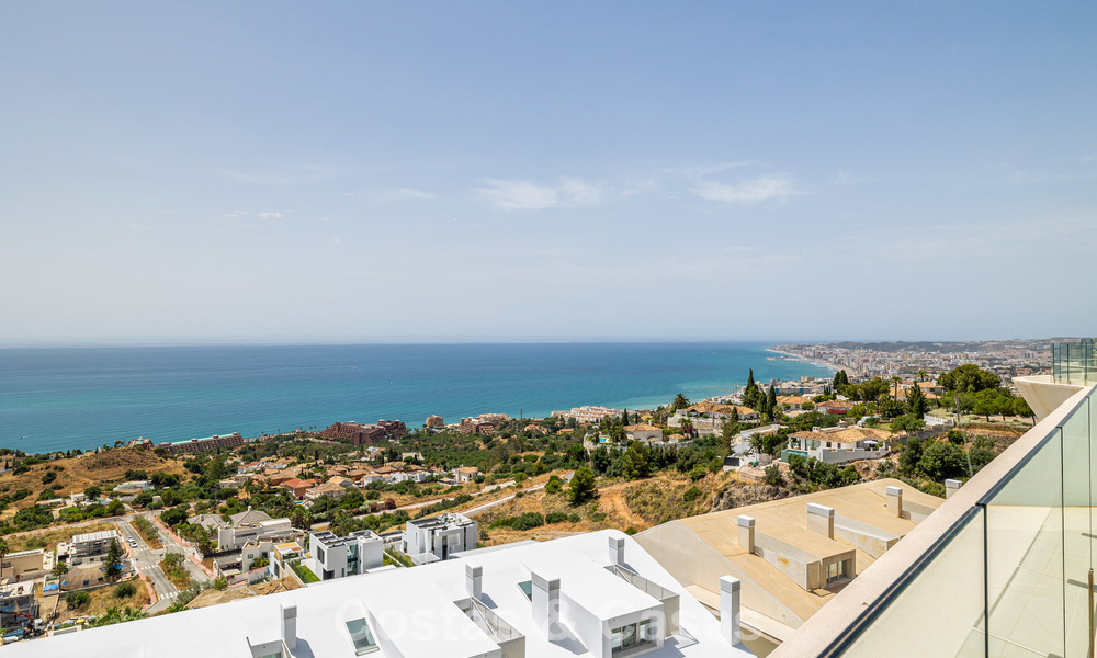 Penthouse duplex moderne et lumineux avec vue frontale sur la mer à vendre à Benalmádena, Costa del Sol 802207