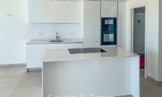 Appartement d'angle moderne dans un complexe hôtelier de luxe offrant une vue panoramique sur la mer à La Cala de Mijas, Costa del Sol 802128 